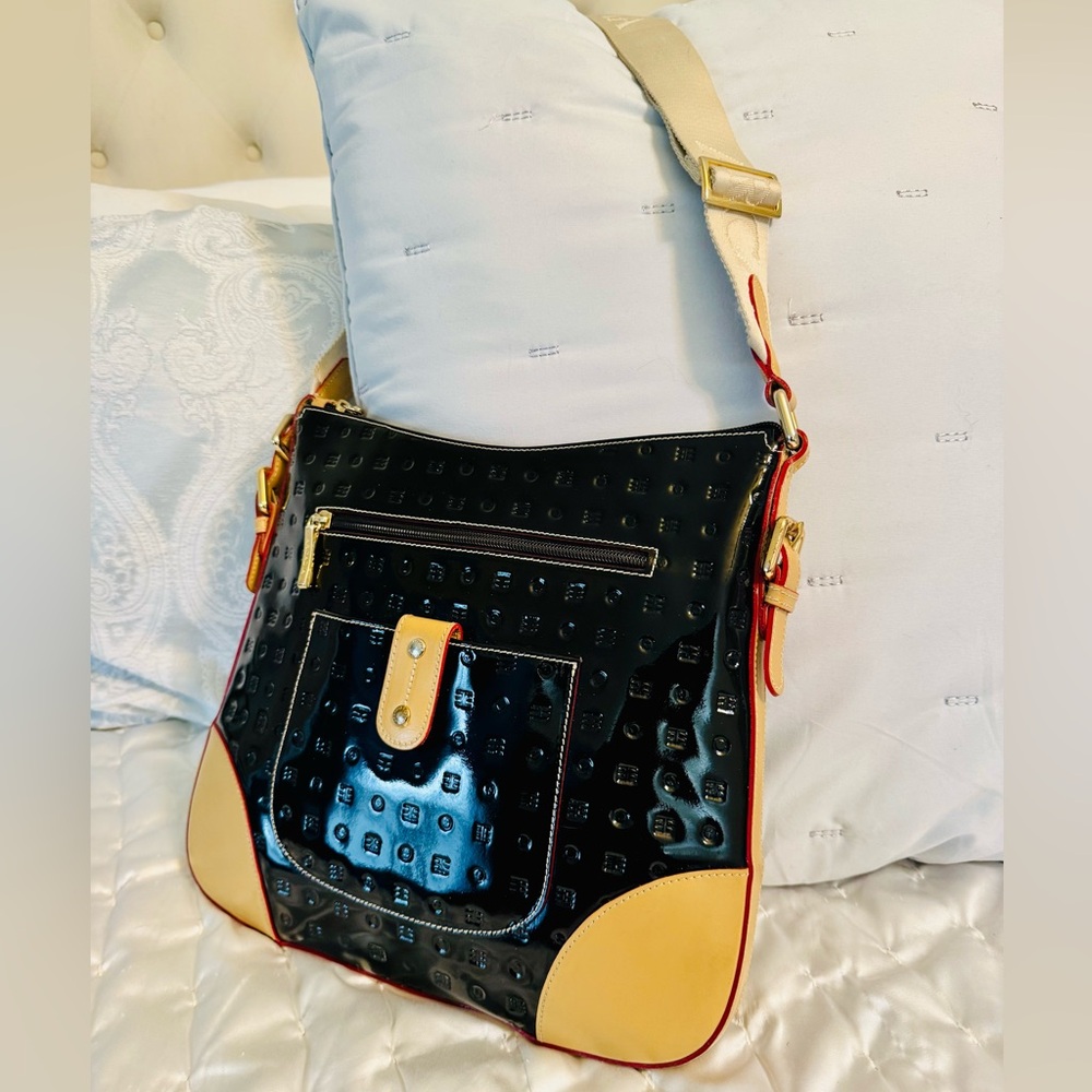 Arcadia Black and Tan Crossbody Bag - Picture 4 of 8